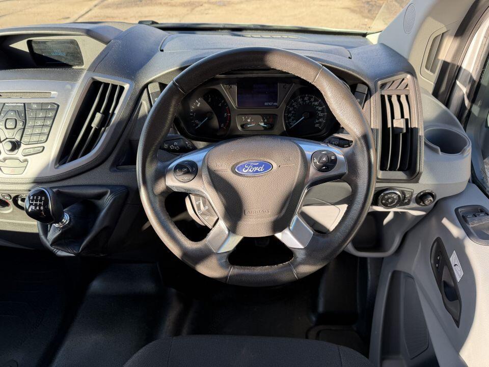 Ford Transit image 11